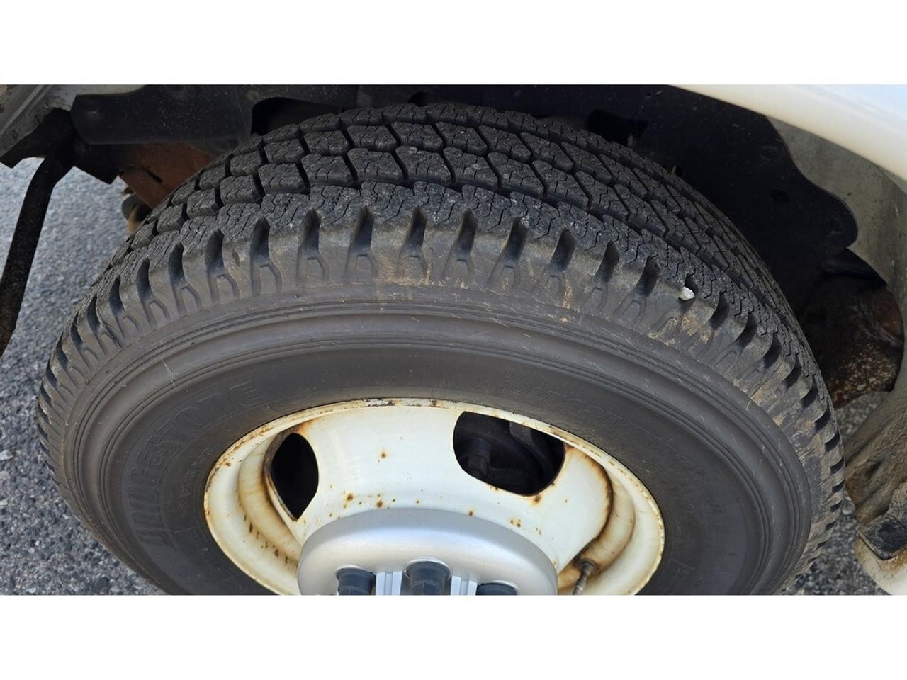 2019 GMC Savana Van G4500 - 16Ft Box - V8 Gasoline - Ramp - CERTIFIED Photo