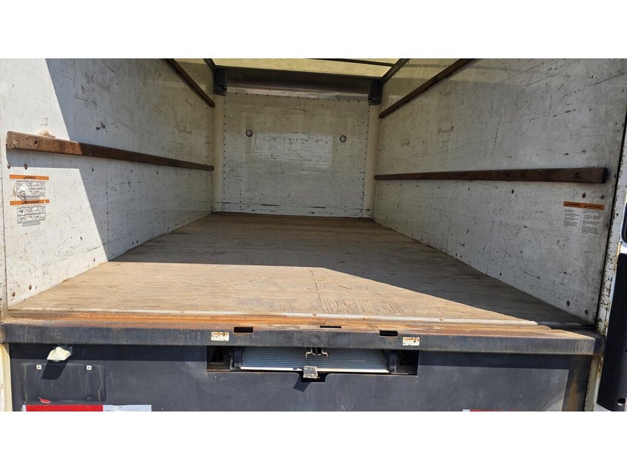 2019 GMC Savana Van G4500 - 16Ft Box - V8 Gasoline - Ramp - CERTIFIED Photo