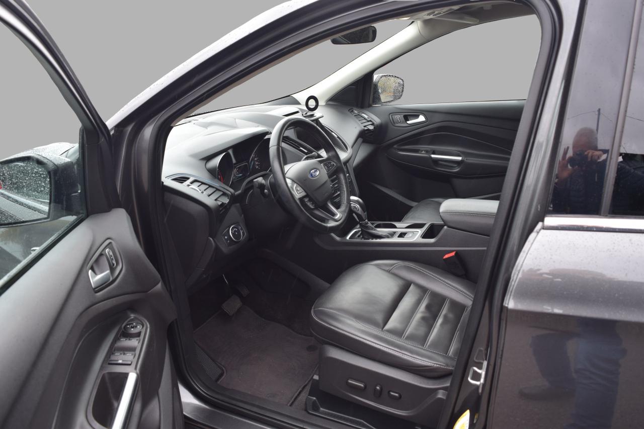 2018 Ford Escape SEL Navi Leather Panoramic Sunroof Photo