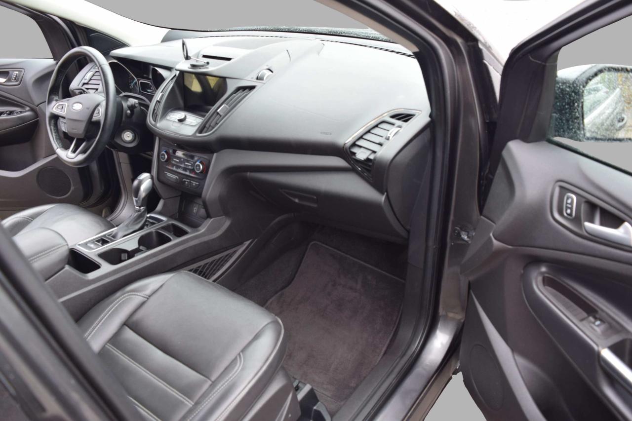 2018 Ford Escape SEL Navi Leather Panoramic Sunroof Photo