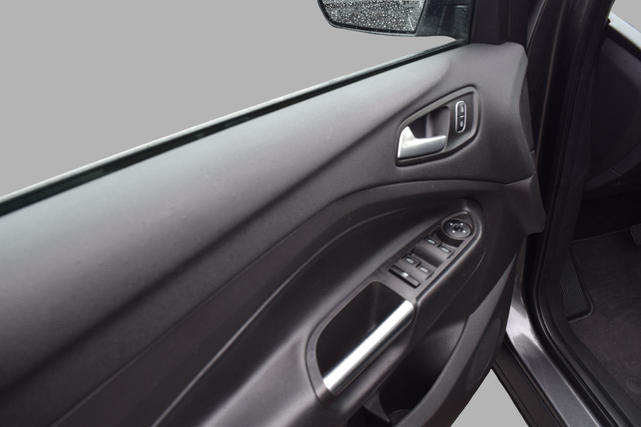 2018 Ford Escape SEL Navi Leather Panoramic Sunroof Photo