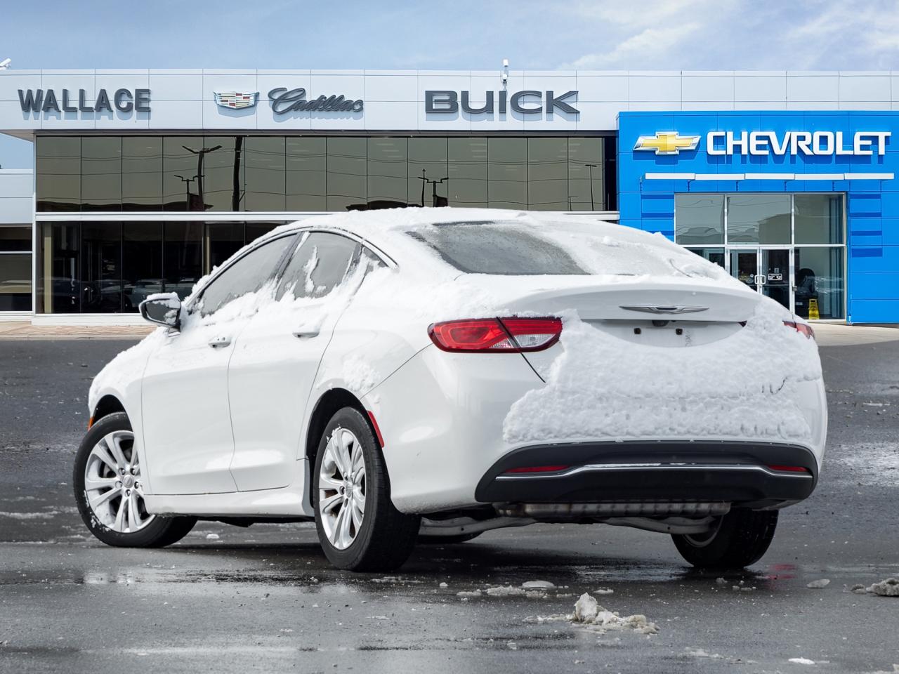 2015 Chrysler 200 Comfort Group, 17-inch Wheels, 2.4L 4-CYL Photo4