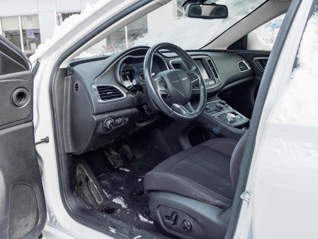 2015 Chrysler 200 Comfort Group, 17-inch Wheels, 2.4L 4-CYL Photo