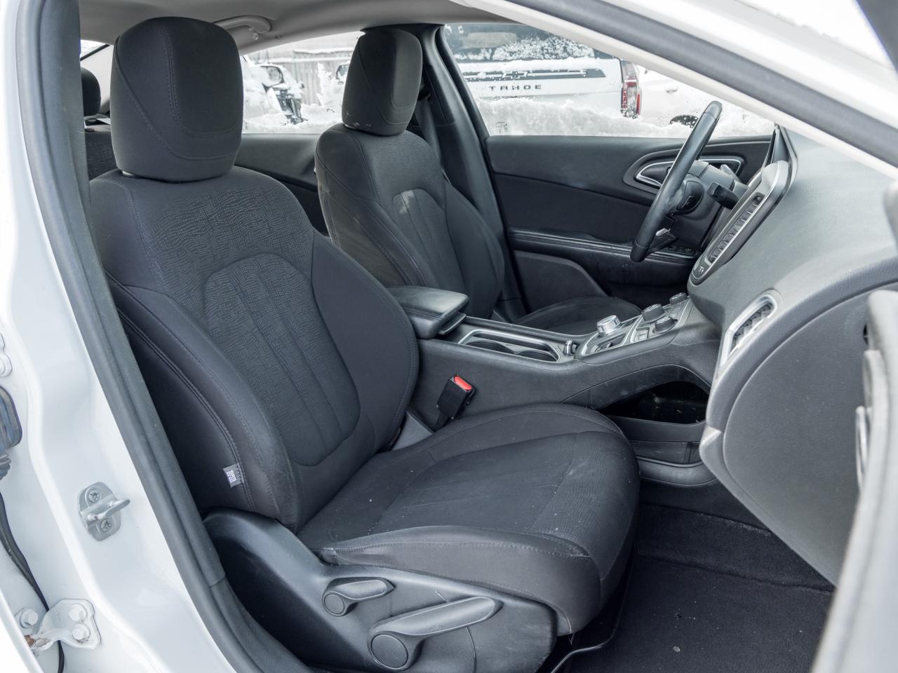 2015 Chrysler 200 Comfort Group, 17-inch Wheels, 2.4L 4-CYL Photo