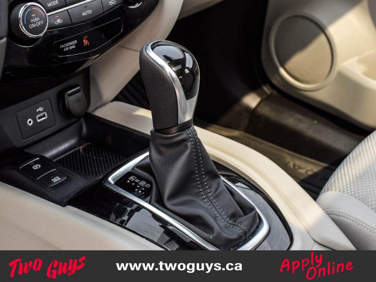 2023 Nissan Qashqai SV AWD   Sunroof   Htd Cloth   Remote Start Photo