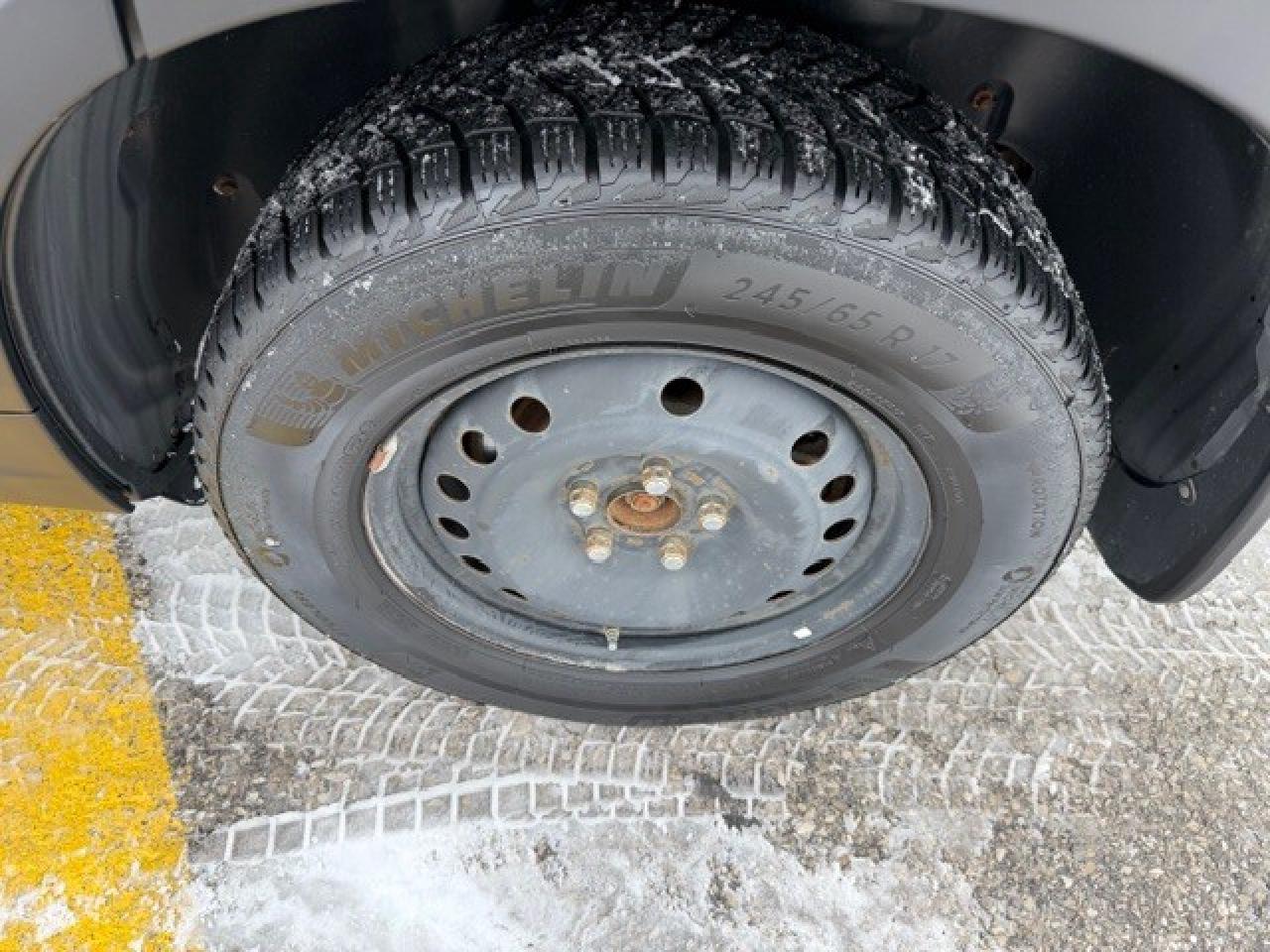 2016 Honda Pilot 4WD EX-L w-Navi winter tires on rims!!!! Certified Photo