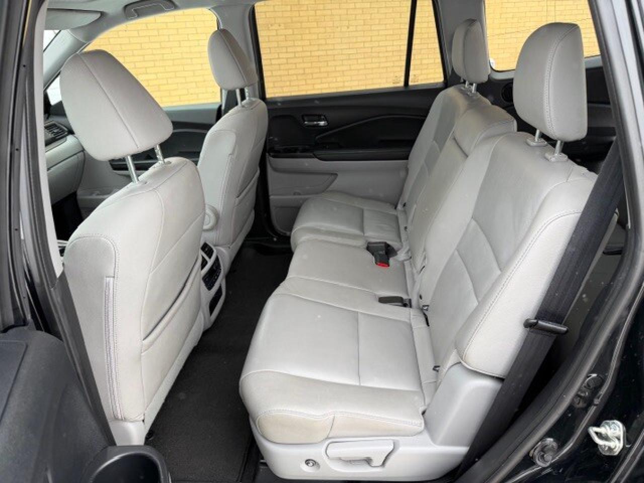 2016 Honda Pilot 4WD EX-L w-Navi winter tires on rims!!!! Certified Photo