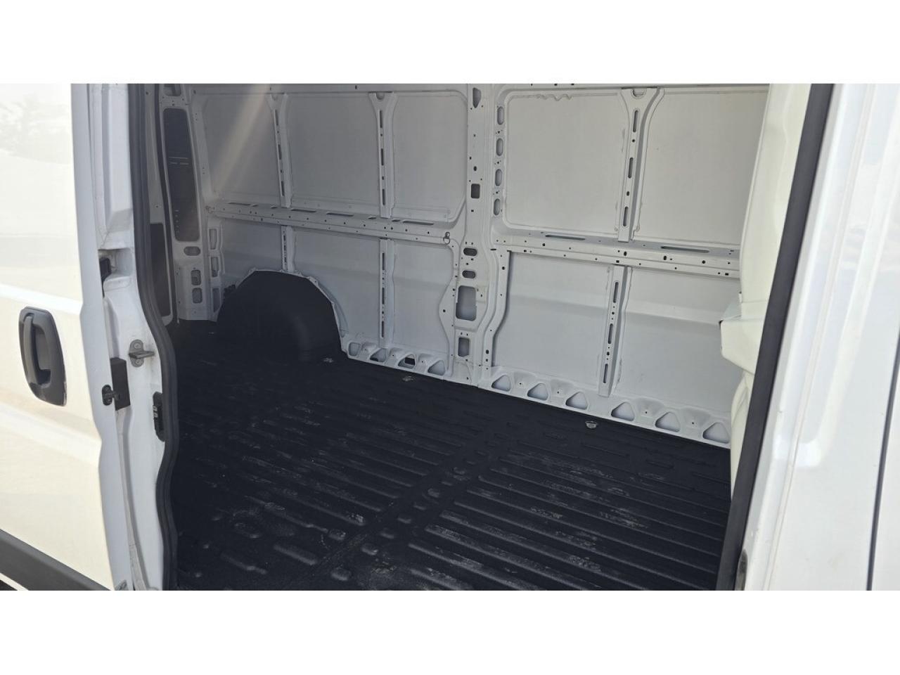 2023 RAM ProMaster 2500 159WB (12Ft Cargo Length) High Roof V6 Gas Photo