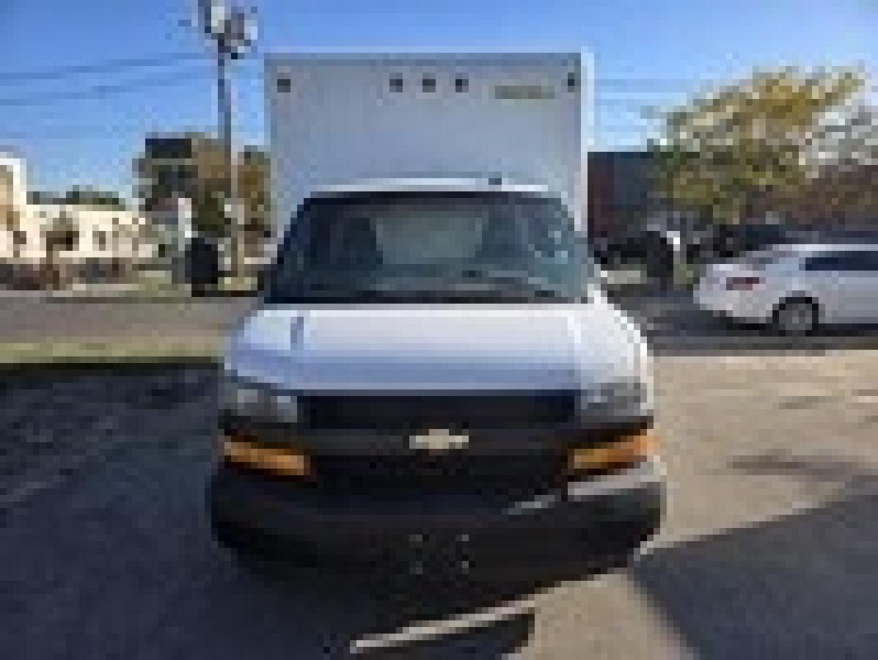 2019 GMC Savana 3500 16Ft Box - V8 Gasoline - Ramp Photo