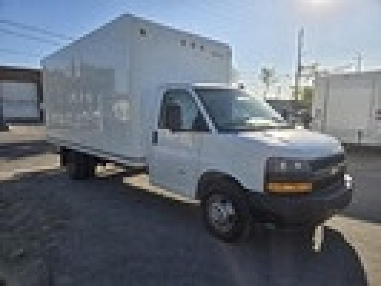 2019 GMC Savana 3500 16Ft Box - V8 Gasoline - Ramp Photo