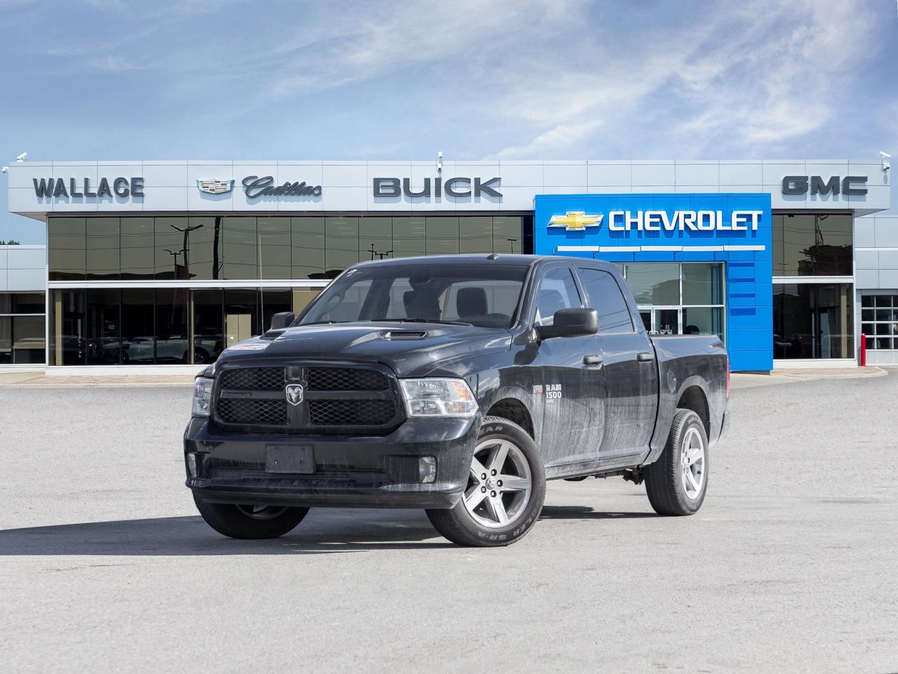 2022 RAM 1500 Classic 5.7L V8, 17-inch wheels, Locking tailgate,ParkView Photo0