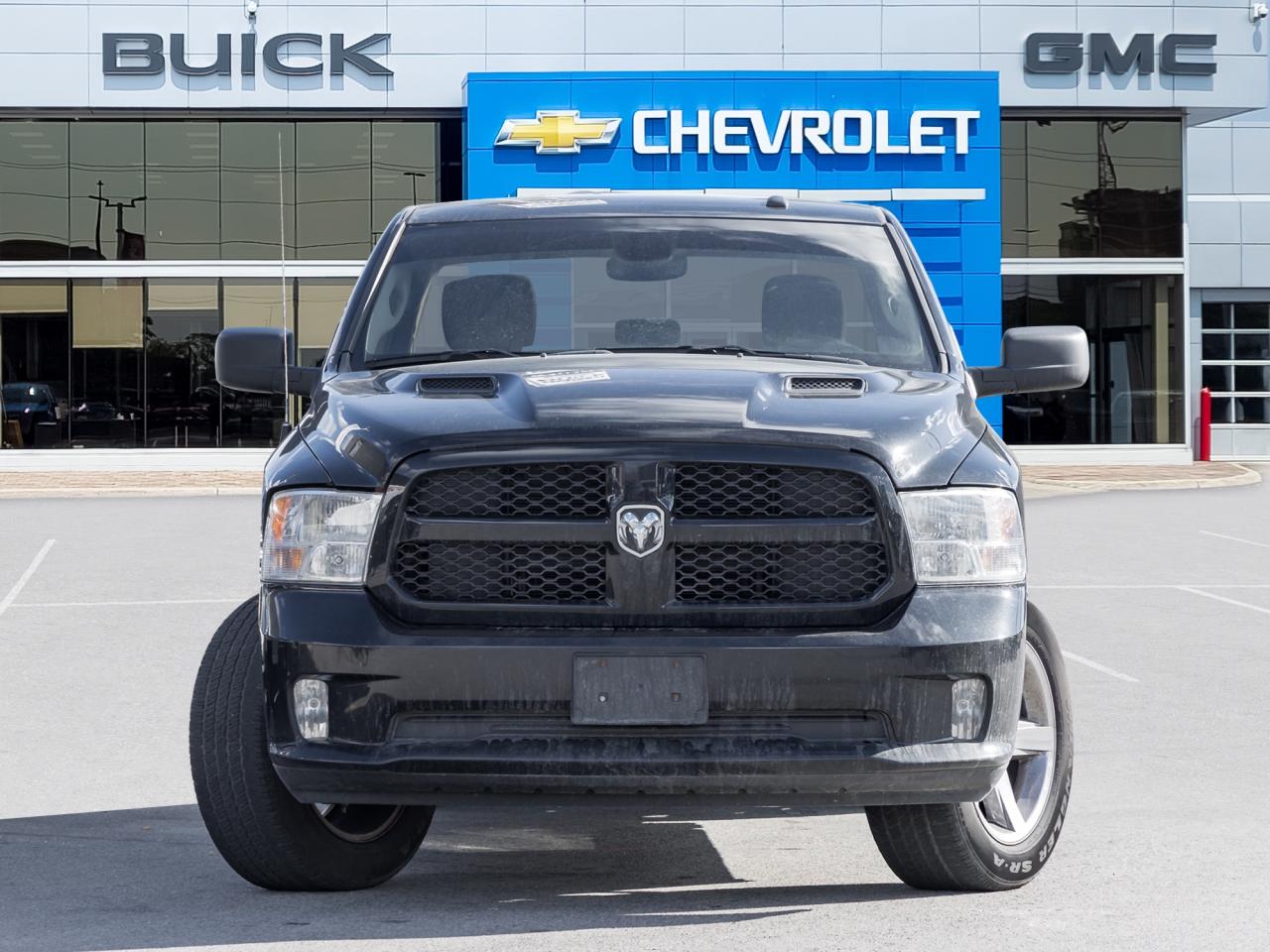 2022 RAM 1500 Classic 5.7L V8, 17-inch wheels, Locking tailgate,ParkView Photo