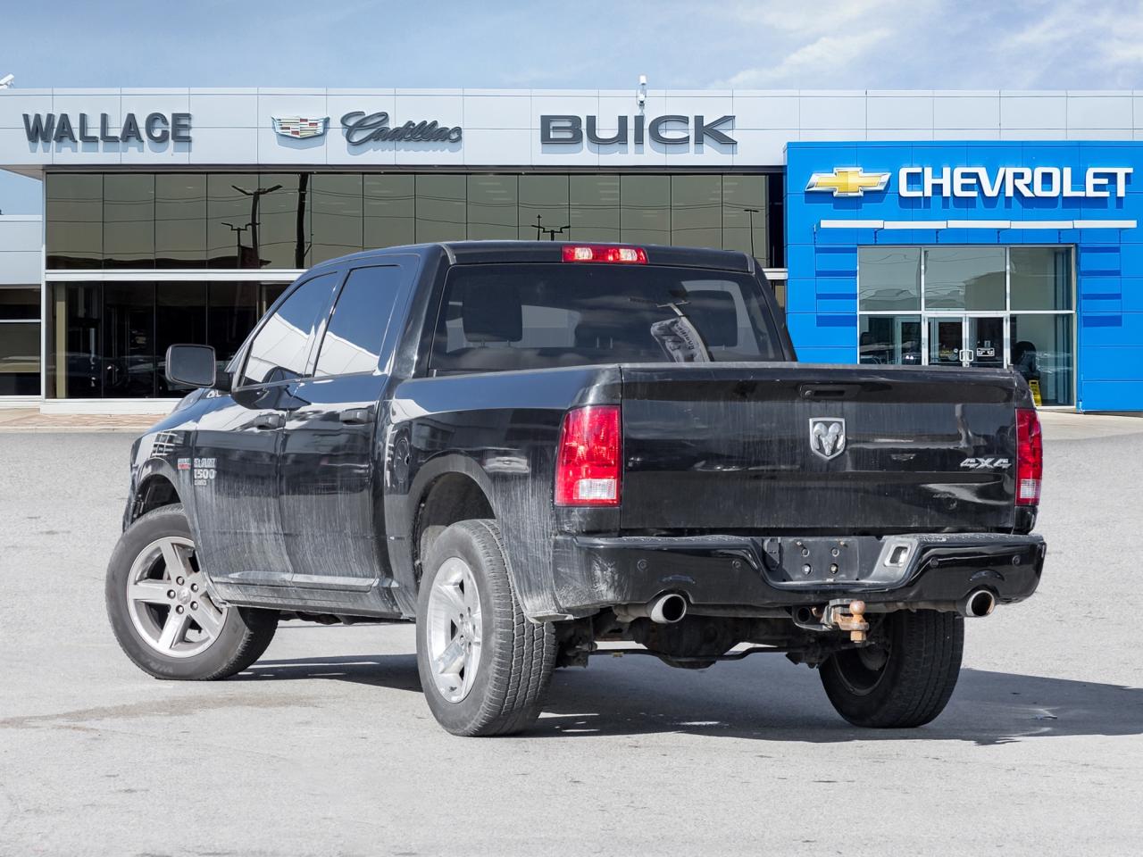 2022 RAM 1500 Classic 5.7L V8, 17-inch wheels, Locking tailgate,ParkView Photo