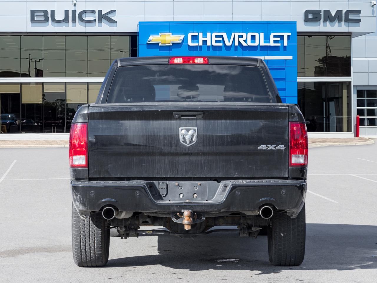 2022 RAM 1500 Classic 5.7L V8, 17-inch wheels, Locking tailgate,ParkView Photo