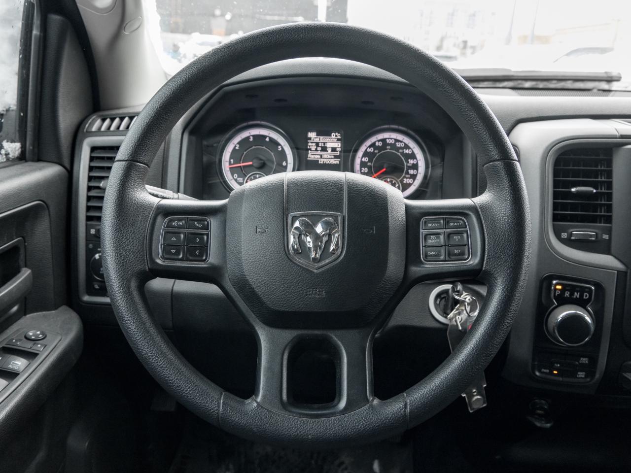 2022 RAM 1500 Classic 5.7L V8, 17-inch wheels, Locking tailgate,ParkView Photo