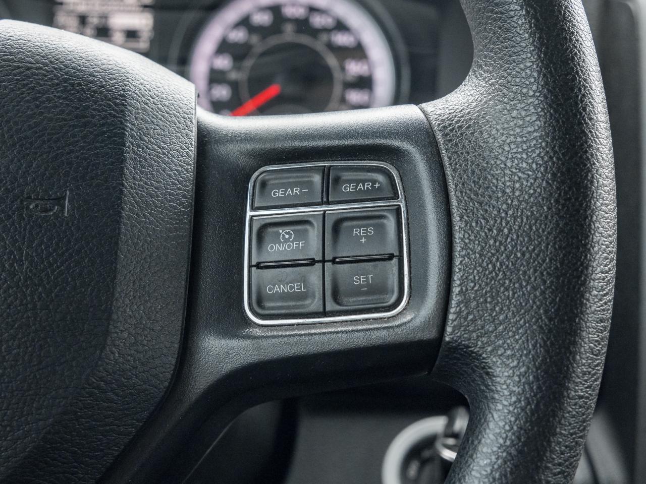 2022 RAM 1500 Classic 5.7L V8, 17-inch wheels, Locking tailgate,ParkView Photo