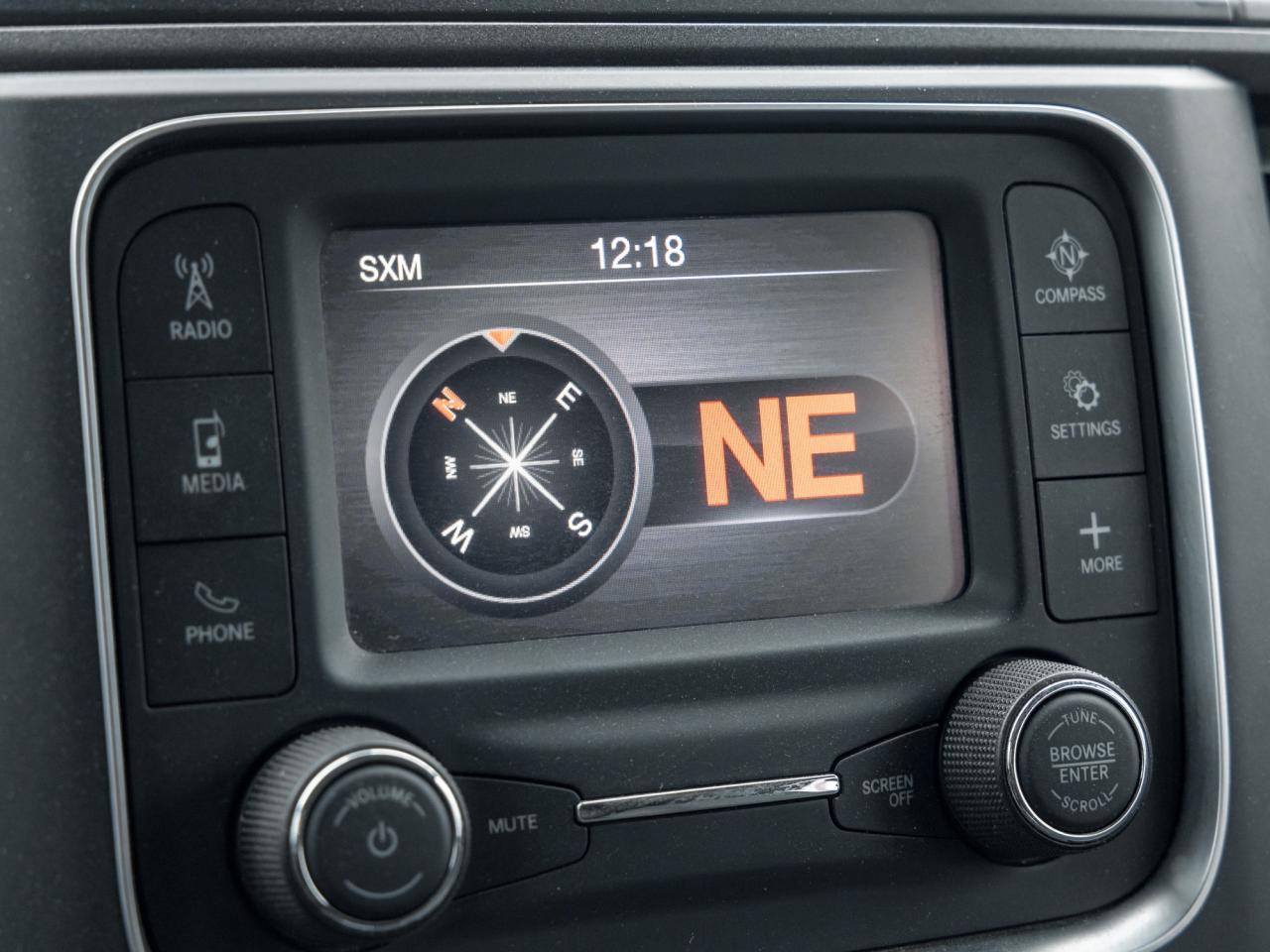 2022 RAM 1500 Classic 5.7L V8, 17-inch wheels, Locking tailgate,ParkView Photo