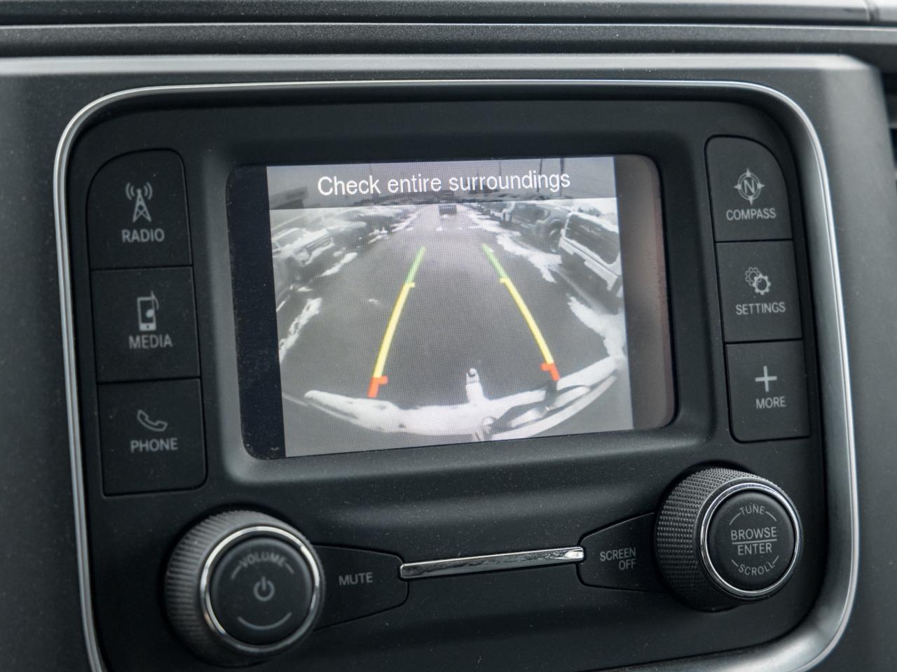 2022 RAM 1500 Classic 5.7L V8, 17-inch wheels, Locking tailgate,ParkView Photo