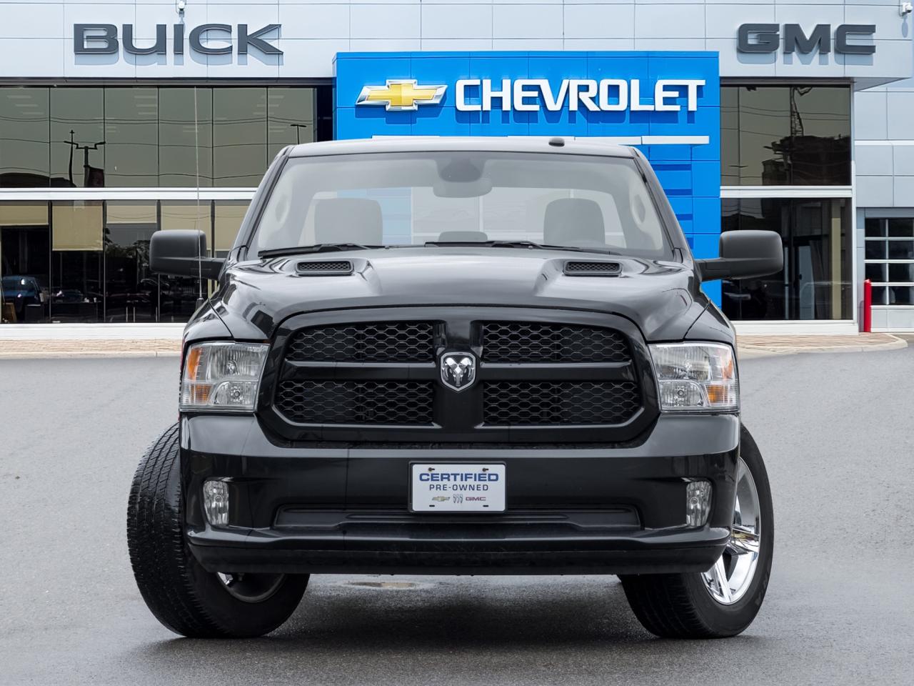 2022 RAM 1500 Classic 5.7L V8, 17-inch wheels, Locking tailgate,ParkView Photo