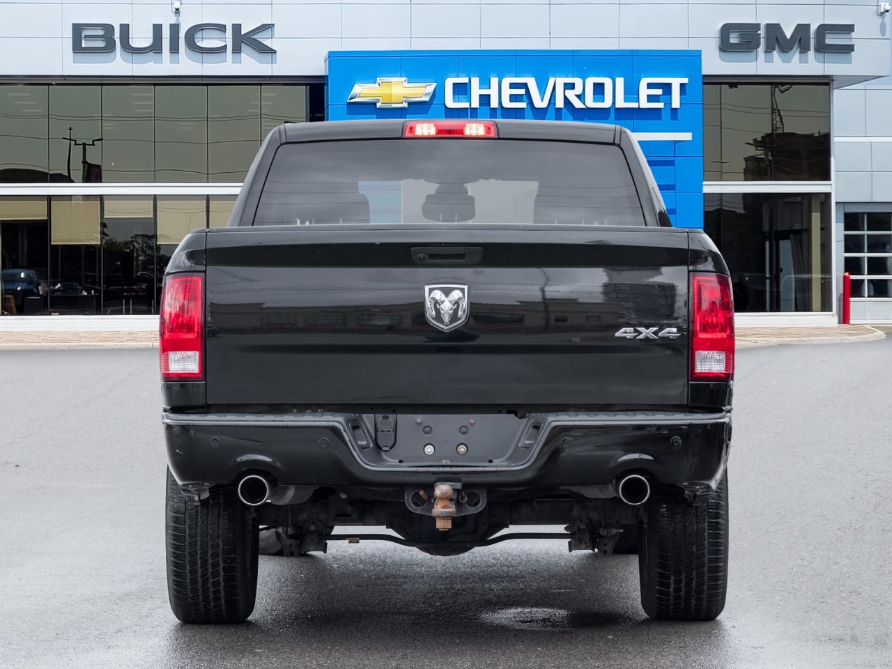 2022 RAM 1500 Classic 5.7L V8, 17-inch wheels, Locking tailgate,ParkView Photo