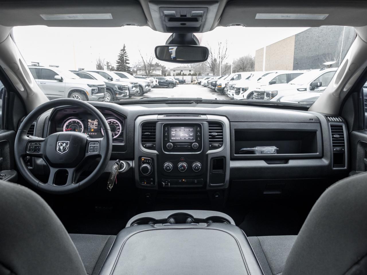 2022 RAM 1500 Classic 5.7L V8, 17-inch wheels, Locking tailgate,ParkView Photo