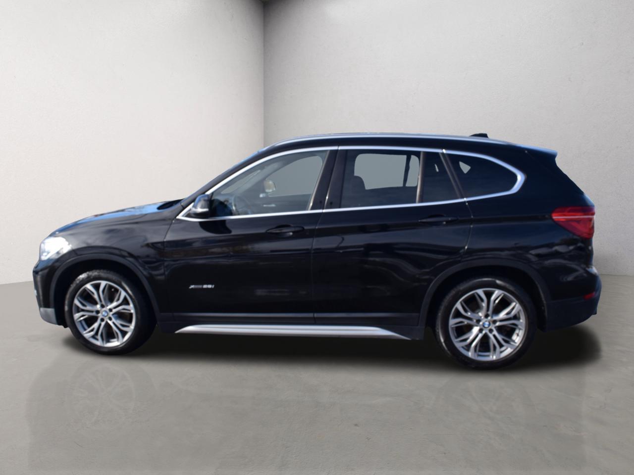 2016 BMW X1 xDrive28i Panoramic Sunroof Photo3