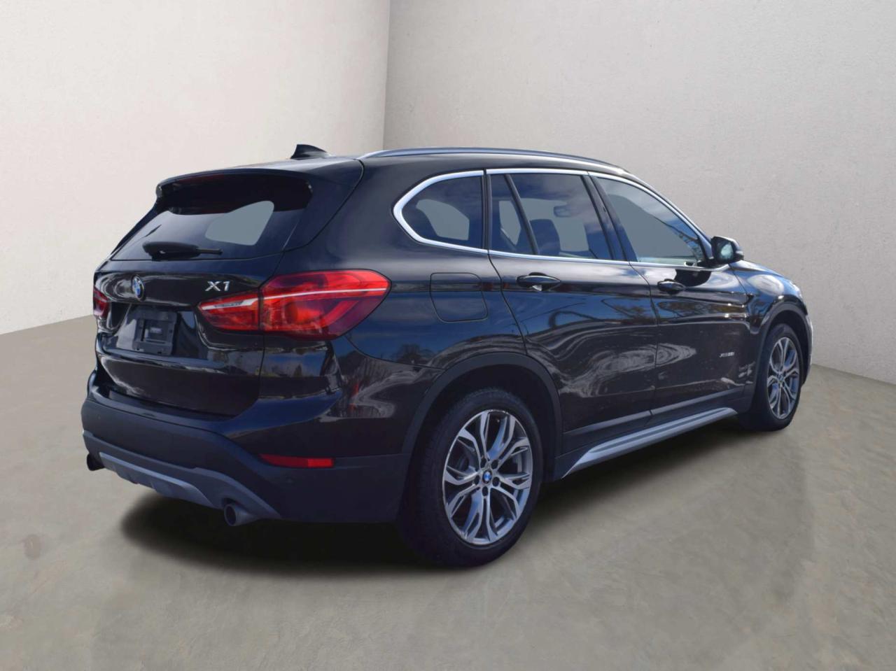 2016 BMW X1 xDrive28i Panoramic Sunroof Photo