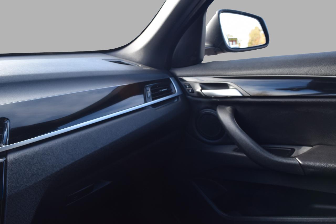 2016 BMW X1 xDrive28i Panoramic Sunroof Photo