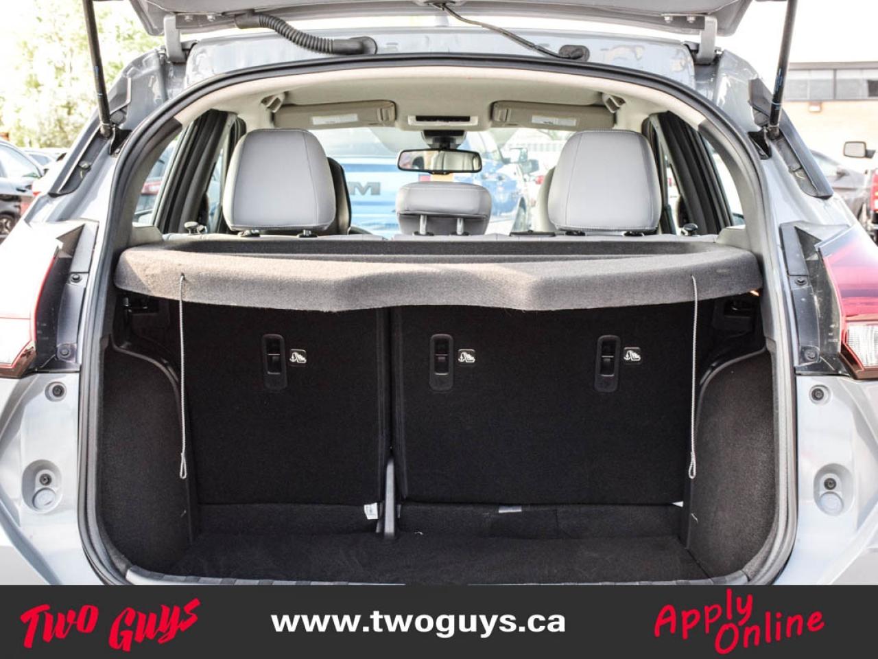 2023 Nissan Kicks SR Premium   Leather   Lease Return   WOW KMS Photo