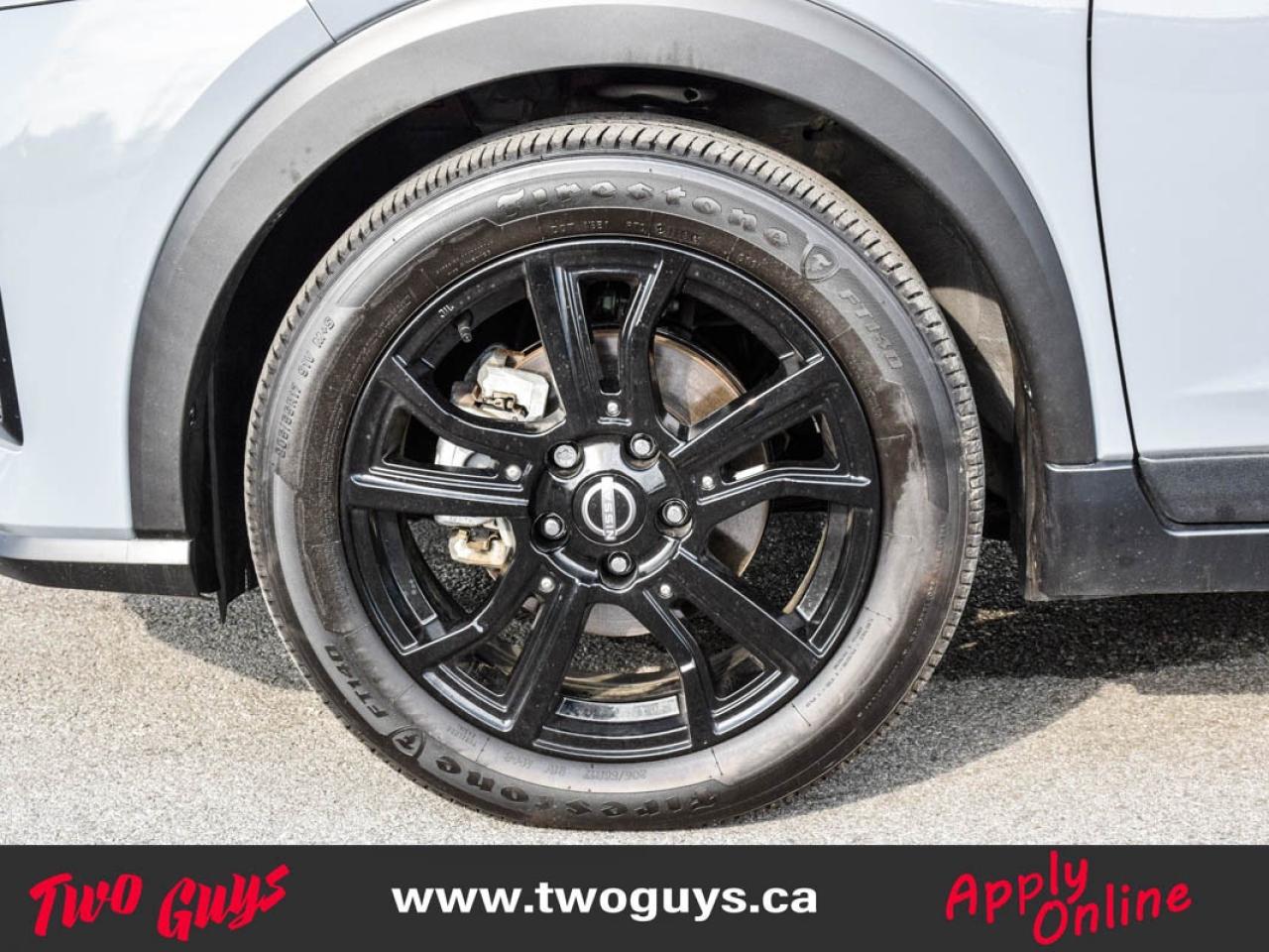 2023 Nissan Kicks SR Premium   Leather   Lease Return   WOW KMS Photo