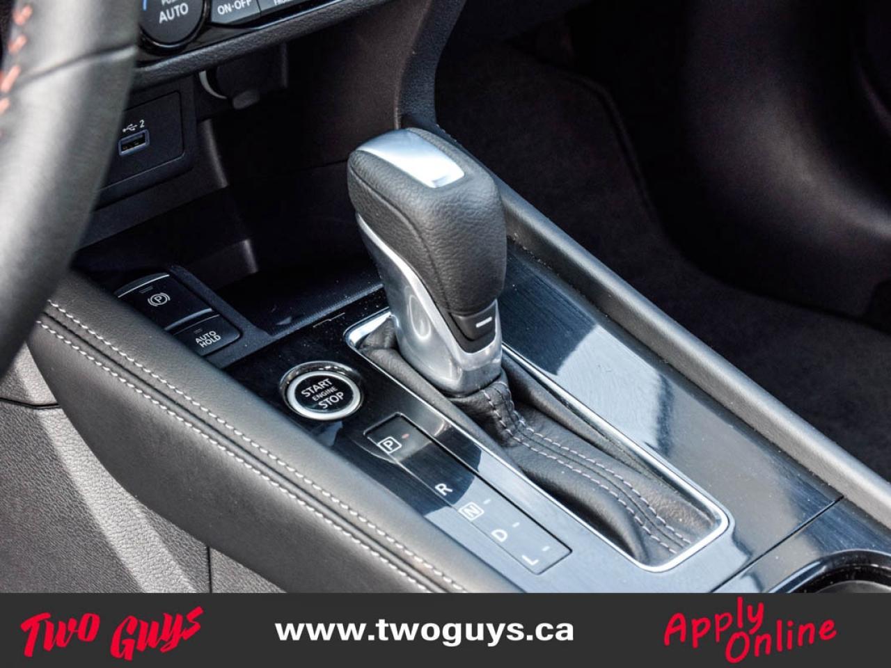 2023 Nissan Kicks SR Premium   Leather   Lease Return   WOW KMS Photo