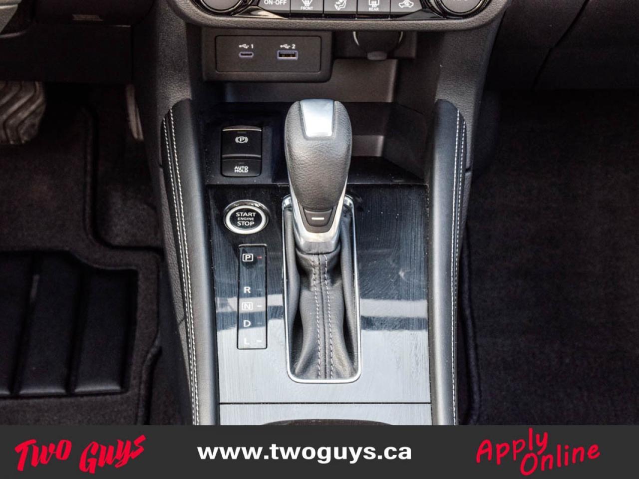 2023 Nissan Kicks SR Premium   Leather   Lease Return   WOW KMS Photo