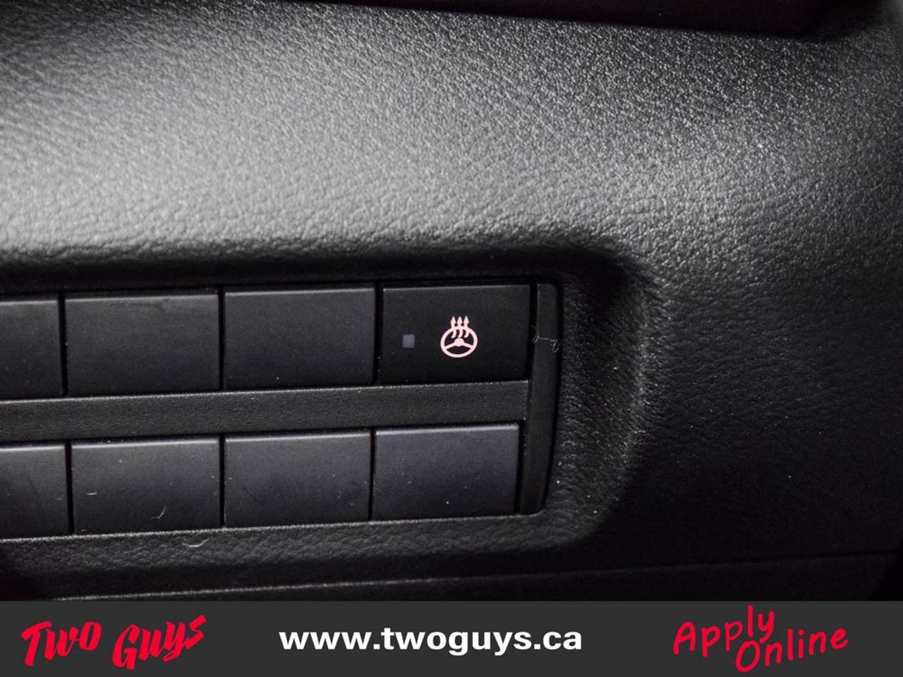 2023 Nissan Kicks SV Special Edition   Htd Cloth   Lease Return Photo