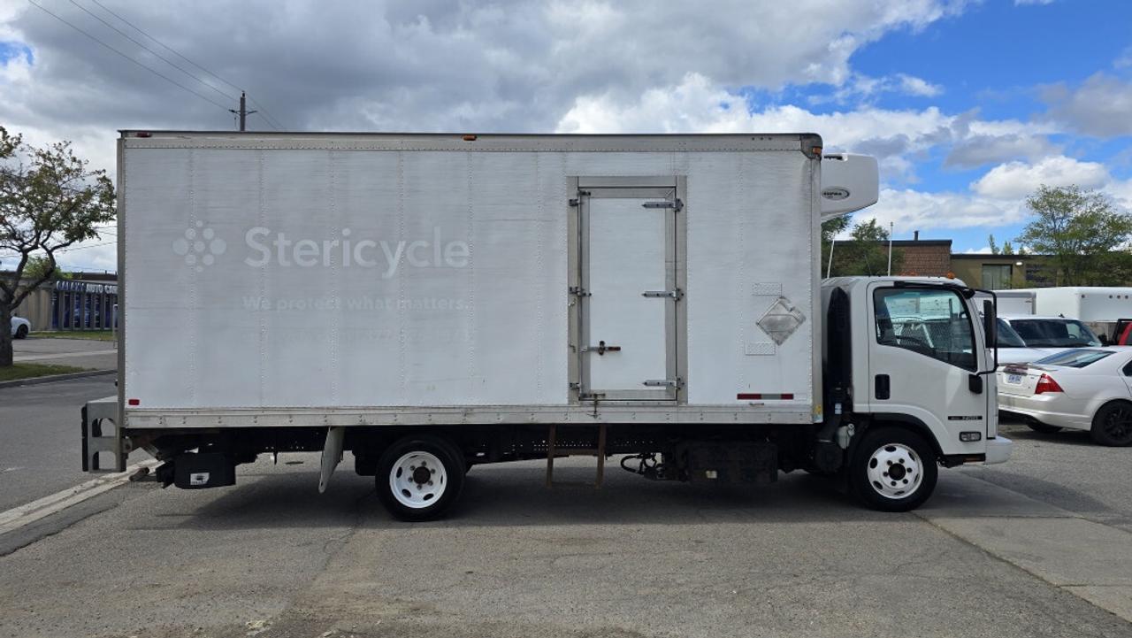 2018 Isuzu NRR 20Ft - CARRIER SUPRA 650 REEFER With Standby + Lif Photo