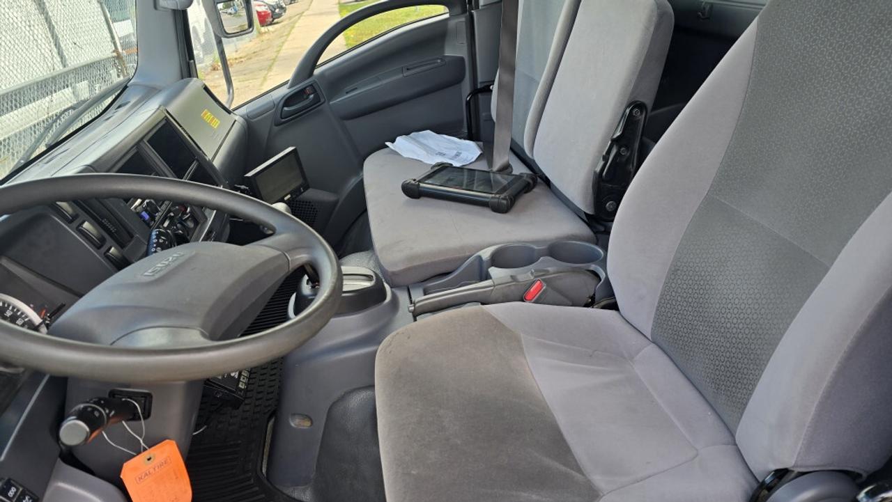 2018 Isuzu NRR 20Ft - CARRIER SUPRA 650 REEFER With Standby + Lif Photo