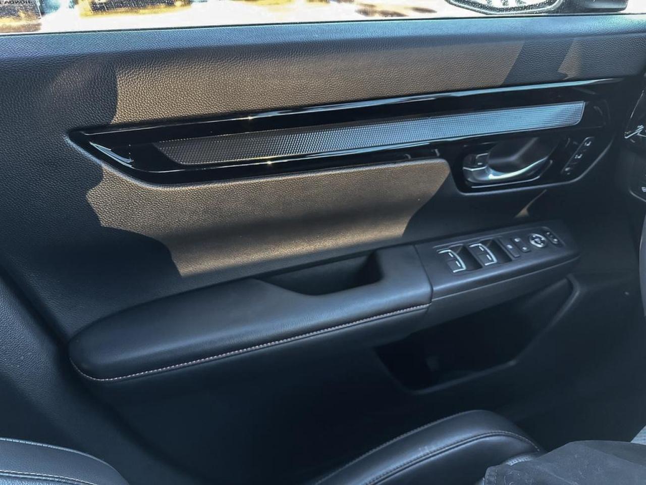 2024 Honda CR-V Hybrid Touring Photo