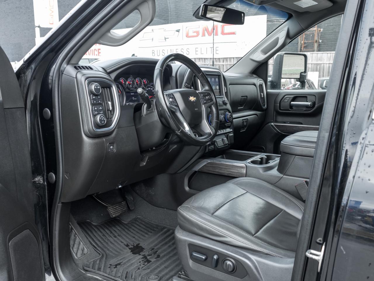 2023 Chevrolet Silverado 3500HD 4WD Crew LTZ Dually, Sunroof, Convenience, 5TH Whe Photo