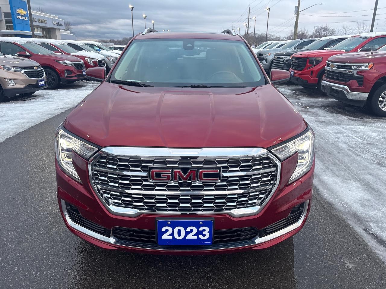 2023 GMC Terrain Denali AWD + Sunroof + Navi + 1 Owner + Low Kms Photo