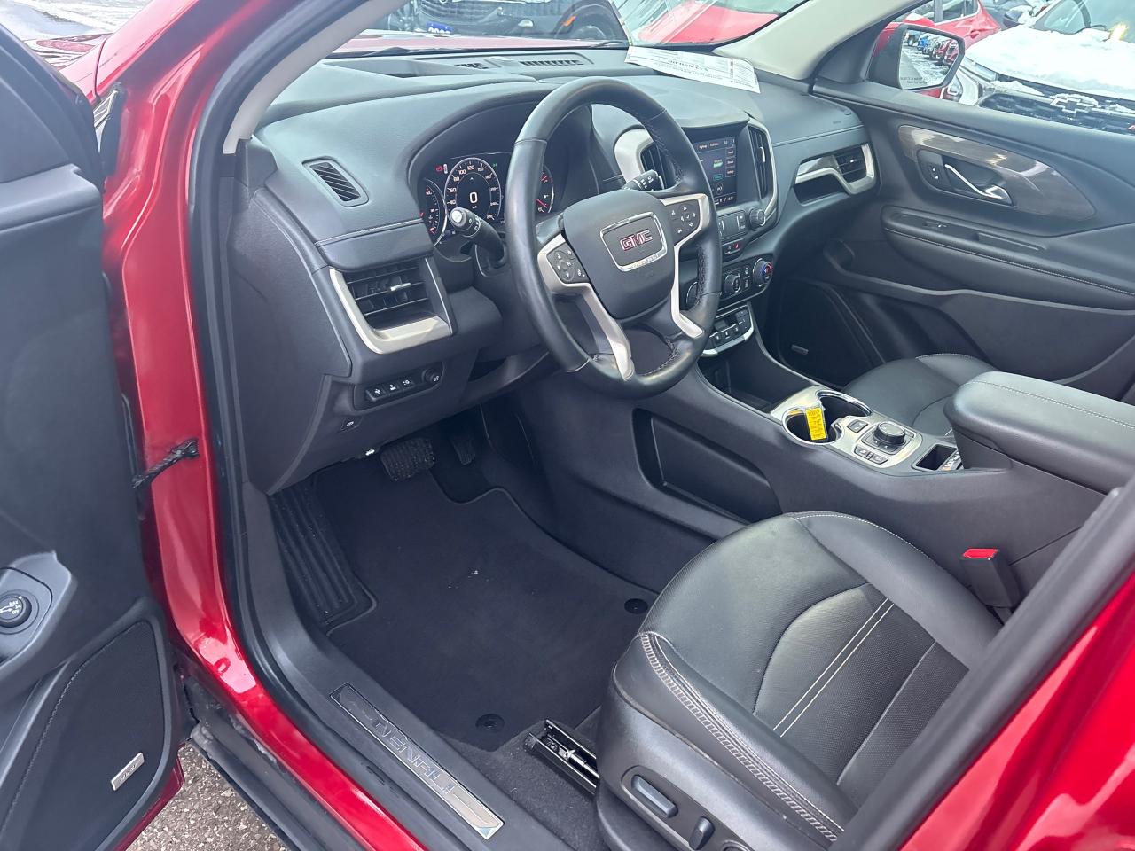 2023 GMC Terrain Denali AWD + Sunroof + Navi + 1 Owner + Low Kms Photo