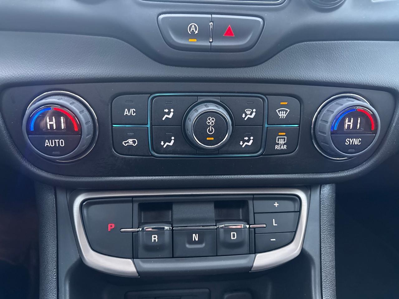 2023 GMC Terrain Denali AWD + Sunroof + Navi + 1 Owner + Low Kms Photo