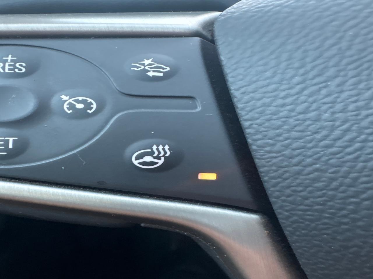 2023 GMC Terrain Denali AWD + Sunroof + Navi + 1 Owner + Low Kms Photo