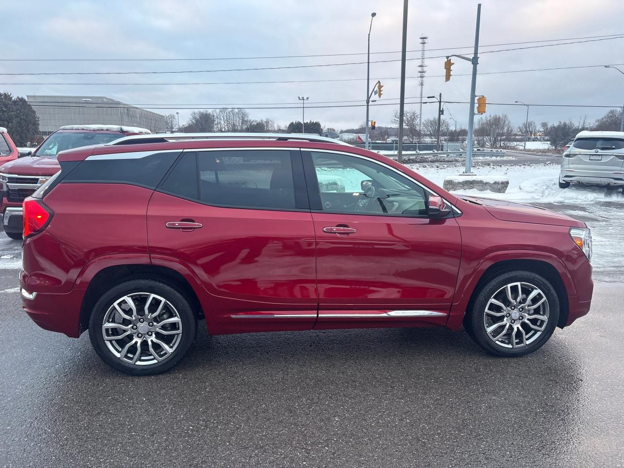 2023 GMC Terrain Denali AWD + Sunroof + Navi + 1 Owner + Low Kms Photo