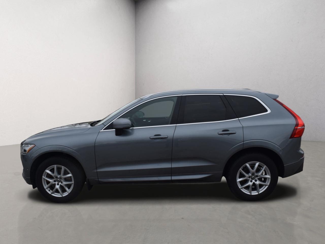 2019 Volvo XC60 T6 Momentum AWD Photo