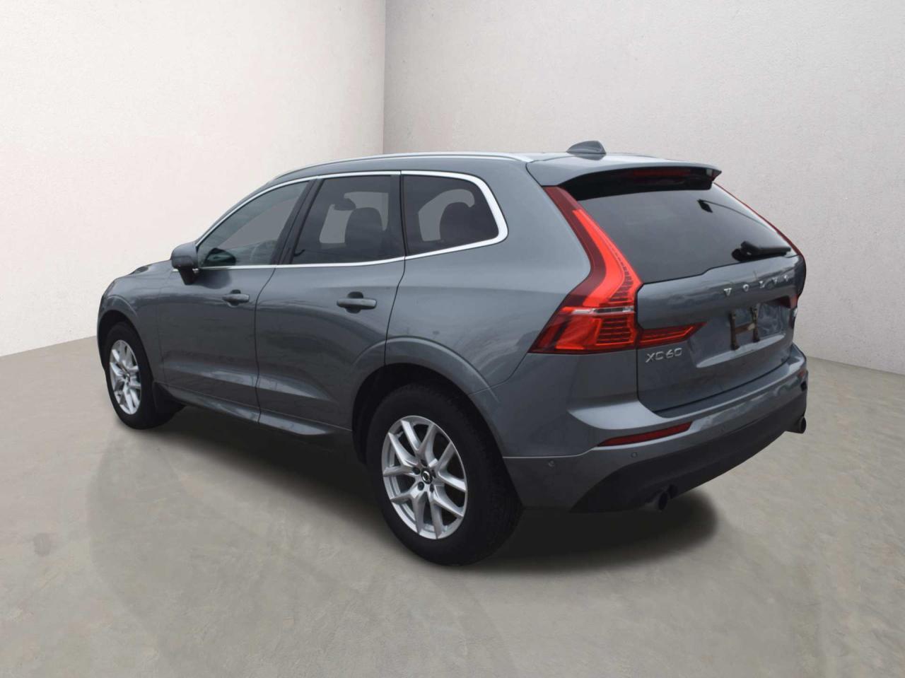2019 Volvo XC60 T6 Momentum AWD Photo