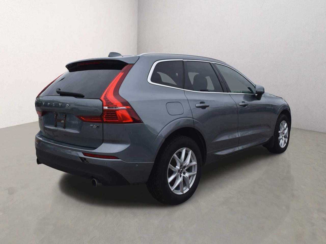 2019 Volvo XC60 T6 Momentum AWD Photo