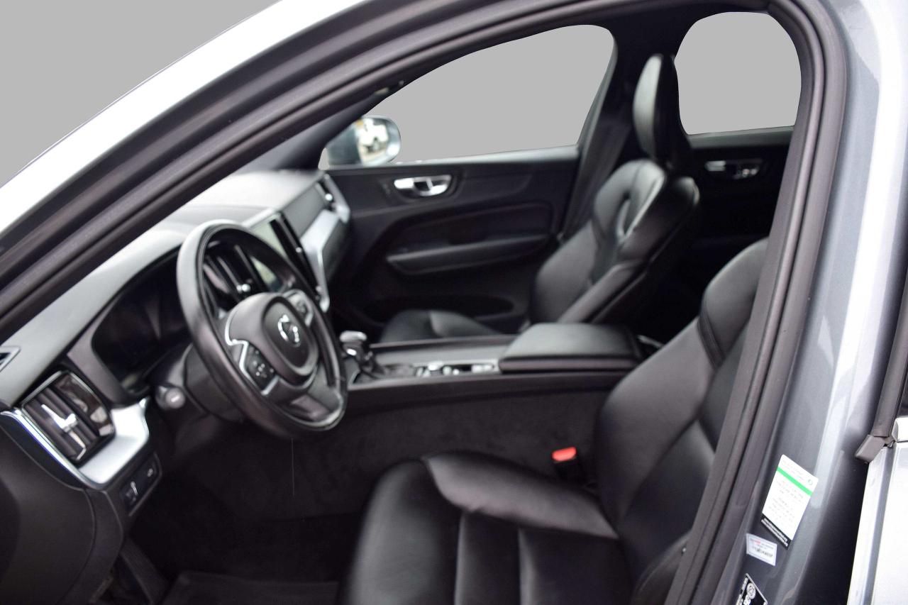 2019 Volvo XC60 T6 Momentum AWD Photo