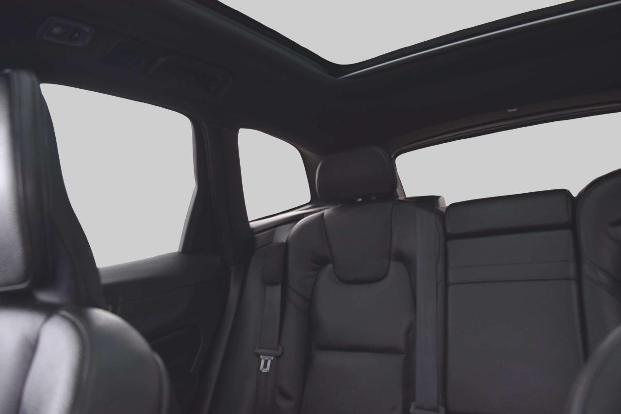 2019 Volvo XC60 T6 Momentum AWD Photo