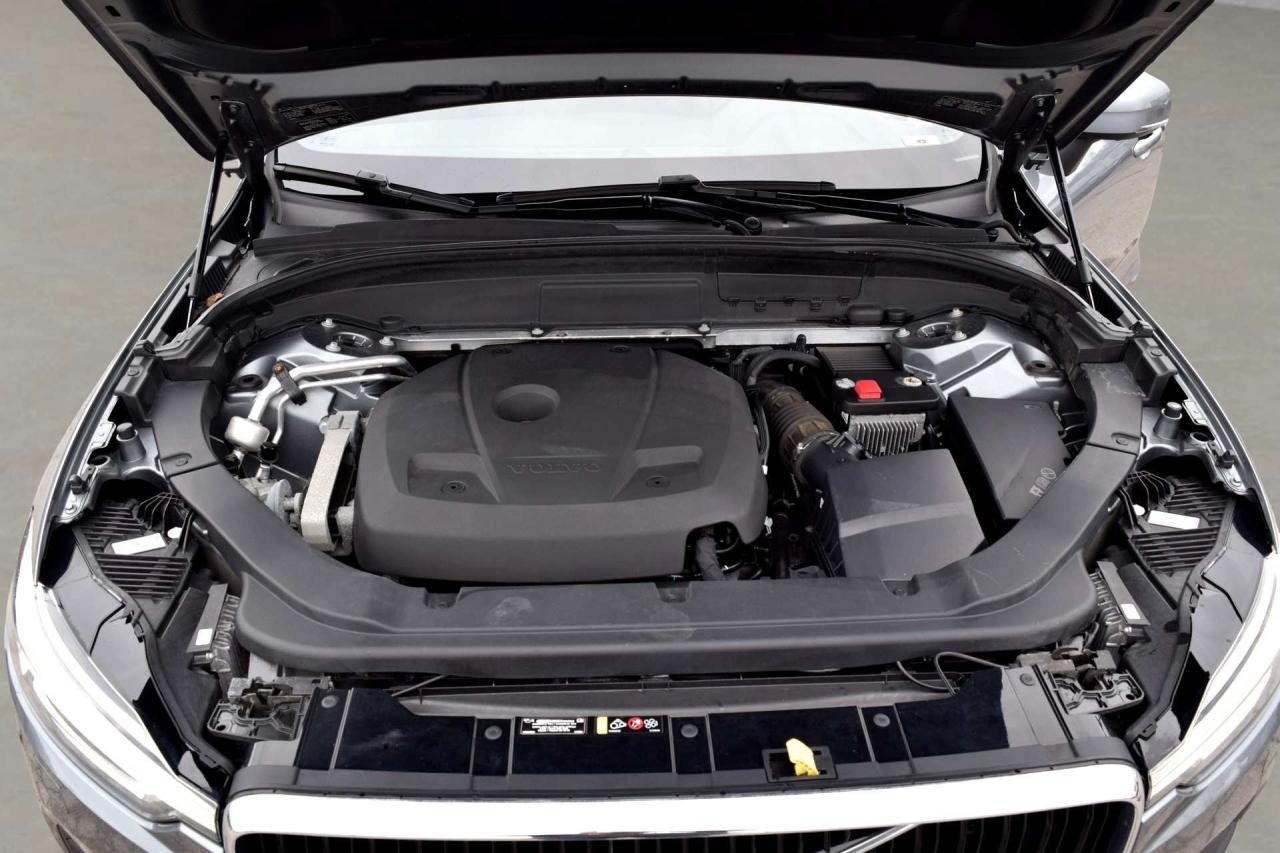 2019 Volvo XC60 T6 Momentum AWD Photo