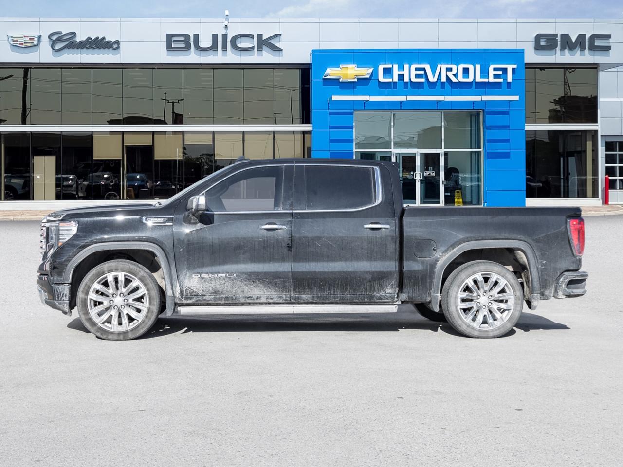 2025 GMC Sierra 1500 4WD Crew Cab 147  Denali Photo2