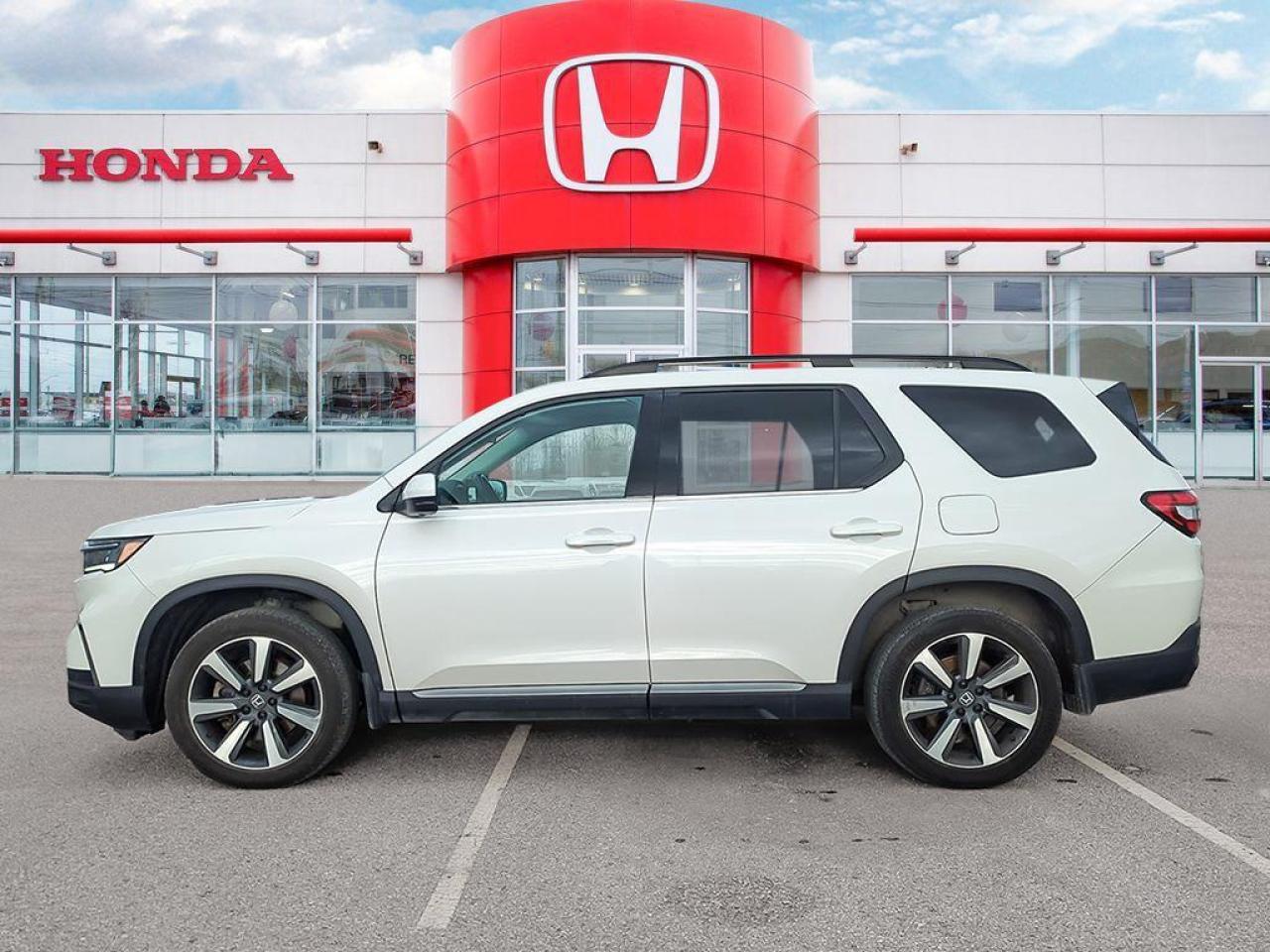 2023 Honda Pilot Touring Photo2
